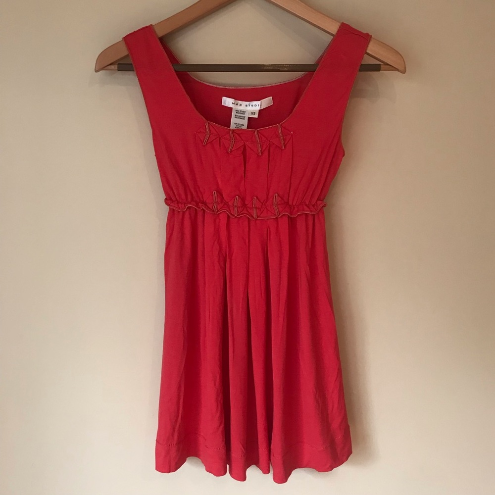 Dressy tank top red orange pattern max studio